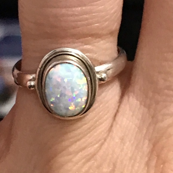 White fire opal sterling silver ring - Picture 6 of 7